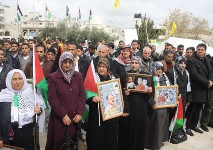 طولكرم: وقفة دعما للأسرى المرضى والمضربين عن الطعام