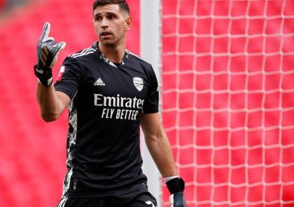 نادي أستون فيلا يعلن انضمام حارس أرسنال بعقد مدته أربع سنوات