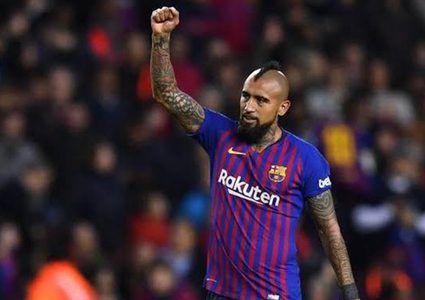 المدير الرياضي الجديد لبرشلونة يعلن رحيل أرتورو فيدال