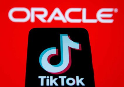 البيت الأبيض يراجع صفقة "أوراكل" و"تيك توك"