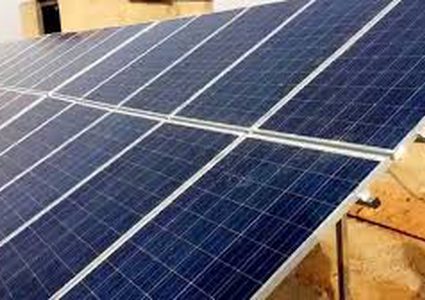 إنتزاع قرار احترازي بوقف هدم خلايا شمسية في الأغوار