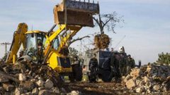 مستوطنون يجرفون أراضي غرب سلفيت