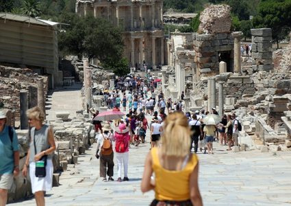 كورونا تكبد السياحة العالمية خسائر مادية تقدر بنصف تريليون دولار