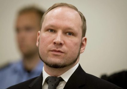 سفاح النرويج يطالب بالإفراج عنه !