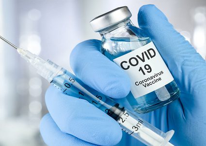 اللقاحات ستمكن من العودة إلى الوضع الطبيعي منتصف 2021