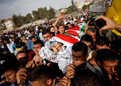 جنين تشيّع جثمان الشهيد الطبيب نضال جبارين