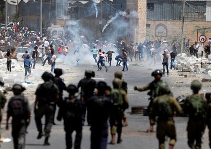 اندلاع مواجهات مع الاحتلال في منطقة باب الزاوية وسط الخليل