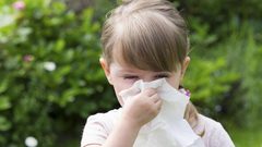 طبيب: سيلان الأنف ليس دليلا على إصابة الأطفال بكورونا