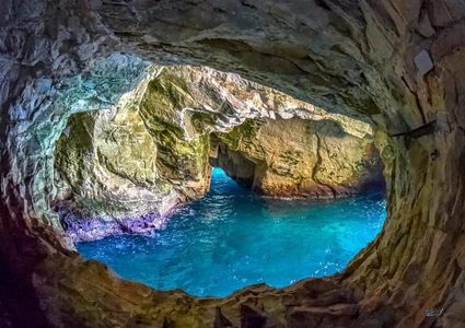 مغارات رأس الناقورة شمال فلسطين
بعدسة: محمود معطان