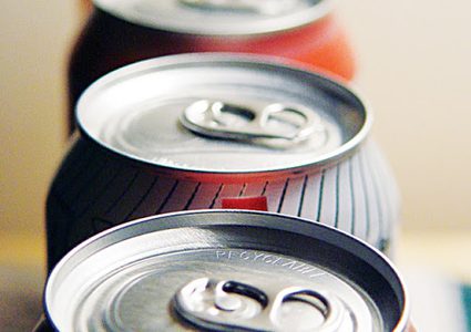 دراسة: مشروبات الطاقة تحتوي على نسبة عالية من مواد "التبييض"