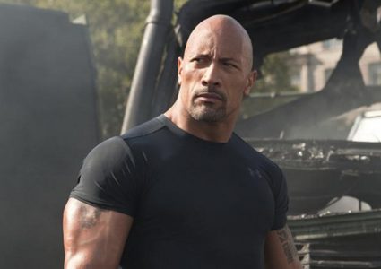 "ذا روك" يحطم بوابة منزله الكهربائية لتجنب التأخر عن عمله !