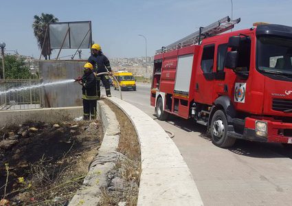 الدفاع المدني يتعامل مع 44 حادث حريق وإنقاذ في الضفة