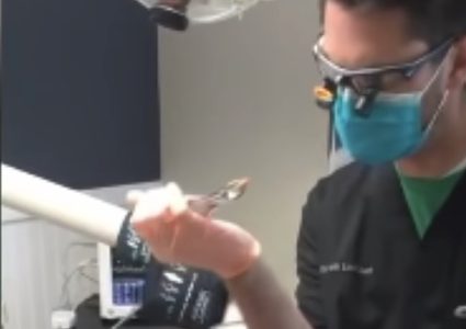 أمريكا.. السجن وغرامة مالية بحق طبيب أسنان خرق أخلاقيات المهنة