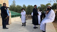 اقتحام عدد من المتطرفين باحات المسجد الاقصى بحماية شرطة الاحتلال تزامنا مع عيد ما يسمى عيد العرش اليهودي