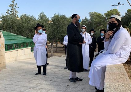 اقتحام عدد من المتطرفين باحات المسجد الاقصى بحماية شرطة الاحتلال