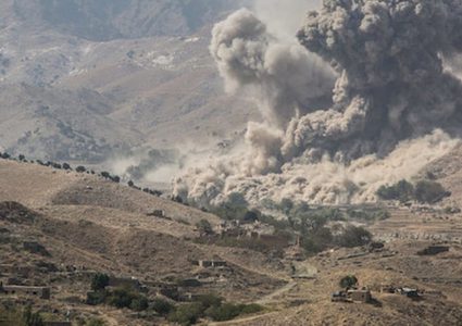 مقتل 12 مدنيا خلال قصف جوي استهدف قاعدة لطالبان