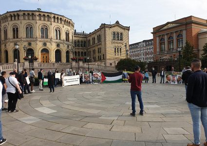 وقفة أمام البرلمان النرويجي رفضاً لاتفاقيات التطبيع مع الاحتلال