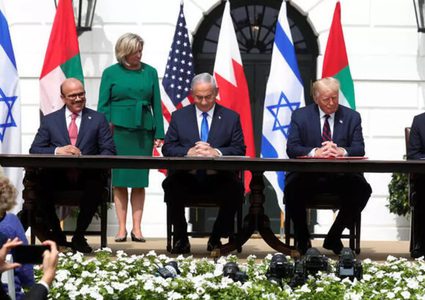 رجال دين مسلمين ومسيحيين يجمعون على حرمة التطبيع