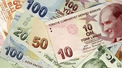 الليرة التركية تهوي من جديد أمام الدولار