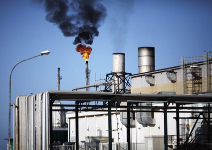 أسعار النفط تنخفض بفعل الإنتاج الليبي