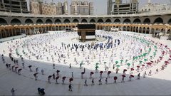 السعودية تسمح بأداء مناسك العمرة اعتبارا من الشهر المقبل
