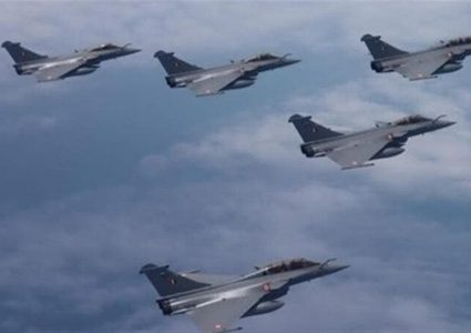 الهند تختبر مقاتلات رافال الفرنسية الجديدة قرب الحدود الصينية