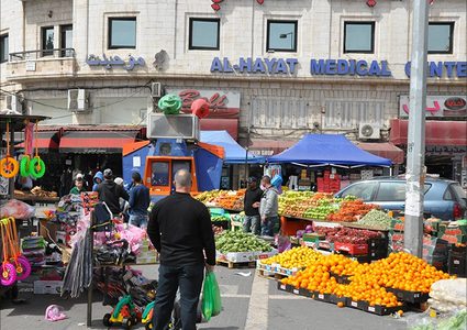 مستشار اقتصادي: الوضع الاقتصادي في الضفة على حافة الانهيار