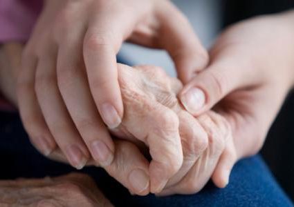 دراسة: كورونا يزيد خطر المعاناة من مرض الباركنسون