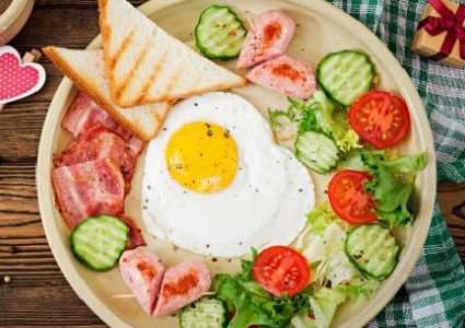 ما هي الأطعمة التي عليك تجنبها عند الفطور ؟