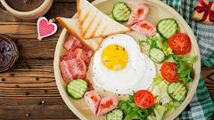 ما هي الأطعمة التي عليك تجنبها عند الفطور ؟