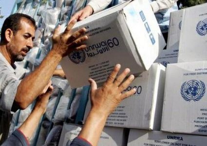 الأنروا تستأنف توزيع المساعدات الغذائية على اللاجئين بغزة