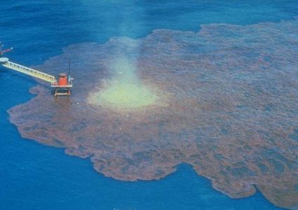 الرياض تبلغ الأمم المتحدة برصد بقعة نفط قرب خزان صافر العائم