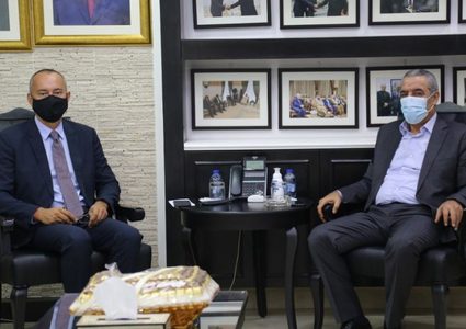 حراك دبلوماسي لعودة التنسيق والمفاوضات يقابل برفض فلسطيني حازم