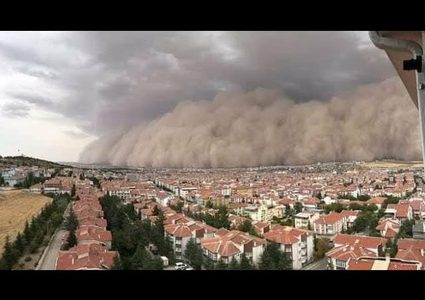 ‏عاصفة رملية مفاجئة تضرب العاصمة التركية أنقرة