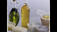 أطعمة تسرع من ظهور علامات الشيخوخة على البشرة تجنبيها