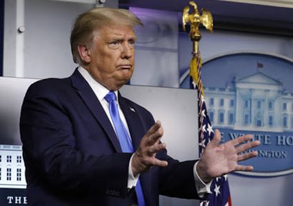 ترامب يغارد مؤتمرا صحفيا للرد على "اتصال هاتفي طارئ كبير”