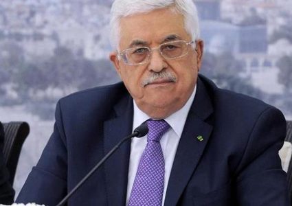 الرئيس محمود عباس يتلقى اتصالا هاتفيا من هنية