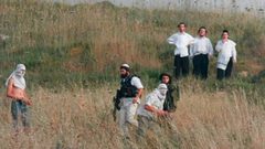 اصابتان خلال هجوم للمستوطنين على مزارع تربية دواجن جنوب نابلس