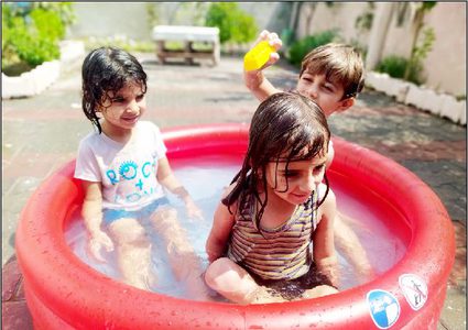 طقس فلسطين: أجواء غائمة وموجة حارة غداً الأحد