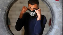 اللاعب وسيم أبو جامع يدّرب الأطفال في خانيونس على الفنون القتالية