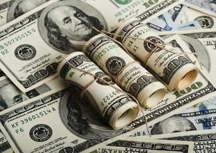 خبير اقتصادي يحذر من انهيار الدولار 2021