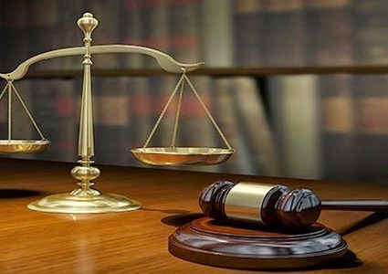 إدانة متهم بجريمتي فساد وحبسه سنة