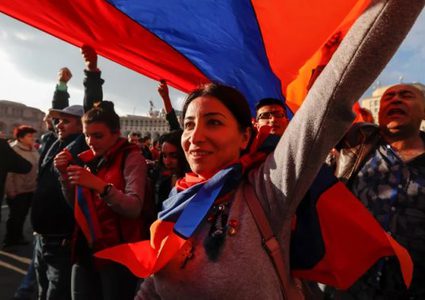 أرمينيا تلوح بإمكانية اعترافها باستقلال جمهورية قره باغ