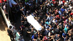 غزة تشيّع جثمانيْ الشهيدين الصيادين