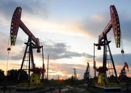 النفط يهبط تحت وطأة زيادة إصابات كورونا