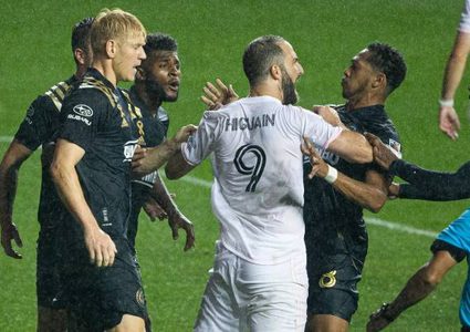 بداية غير موفقة للنجم الأرجمنيني هيغوايين في أمريكا