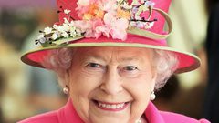 منذ 33 عاماً تمرد في القصر الملكي يربك الملكة إليزابيث الثانية