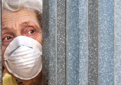 دراسة: الهذيان والارتباك أبرز أعراض إصابة كبار السن بفيروس كورونا