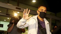 برشلونة يعلن تعاقده مع النجم الأمريكي دست