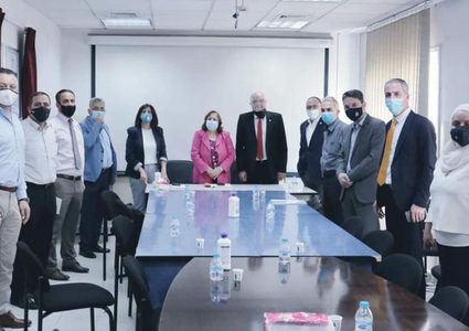 الصحة تبحث تشغيل مستشفى الهلال الأحمر بنابلس كمركز علاج كورونا
